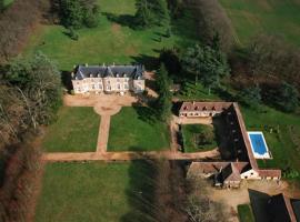 Hotel Photo: Gîte Le Tronchet, 4 pièces, 6 personnes - FR-1-410-189