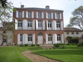 รูปภาพของโรงแรม: Chambres d'Hotes Au Château