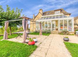 Hotel Photo: Lovely Home In Castelnau-d-mandailles With Outdoor Swimming Pool