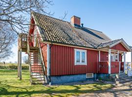 Hotel Foto: Nice Home In Laholm With 4 Bedrooms, Wifi And Heated Swimming Pool