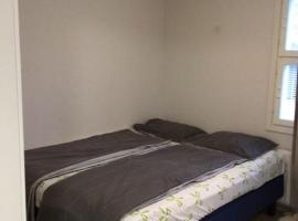 Hotel foto: Lovely rental unit two bedroom with free parking.