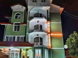 Hotel Belvedere, hótel í Piatra Neamţ