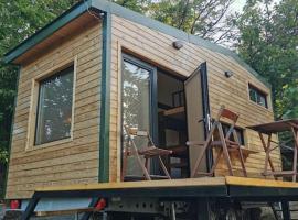 Hotel Photo: Tiny House in Garden with Sea View