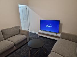 Foto di Hotel: Homely 3-bed house in Bham 15 min from City Centre