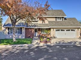 Хотел снимка: Pet-Friendly Modesto Home with Deck!