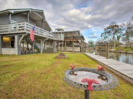 Hotel Photo: Springfield Riverfront Cabin with Boat Dock!