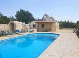 호텔 사진: Trullo Filippo with exclusive pool