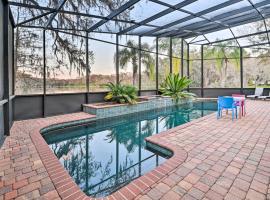 호텔 사진: Riverfront DeLand Home with Pool, Near Daytona!