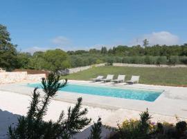 Foto di Hotel: Trullamia with exclusive pool