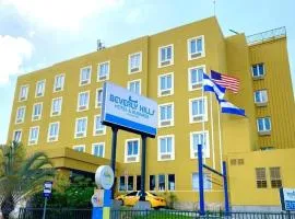 Beverly Hills: Hotel and Business