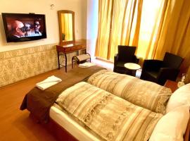酒店照片: Guest ROOMS with living room, dining room and kitchen next to CENTER SOFIA