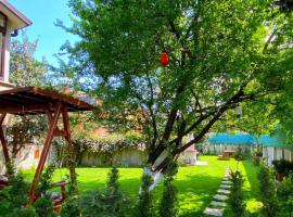 Hotel Photo: Cozy Flat with Backyard and Fireplace in Sapanca