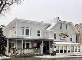 Auberge des Cantons, hôtel à Magog