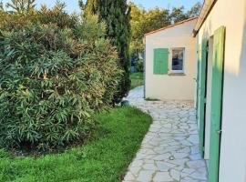 Hotel Photo: Chambre spacieuse et calme