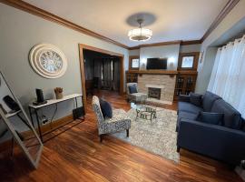 Фотография гостиницы: Entire Wauwatosa Home! 6 Guests