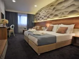 Hotel Santiny