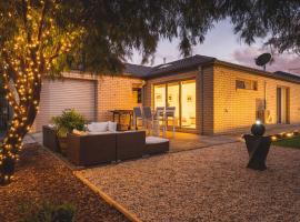 A picture of the hotel: La Casa Serenità - peaceful getaway in Geelong