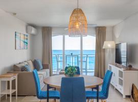 Maho Beach House - Grand Ocean Suite - 2 Bedroom, hotel in Maho Reef