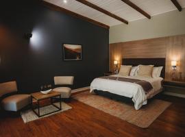 Hotel foto: 5 Stars Sandalwood Lodge is situated in the peaceful up-market suburb of Mount Pleasant - 2018