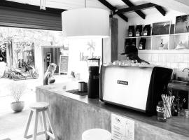 Fotos de Hotel: Una Beach Hotel & OLU Cafe