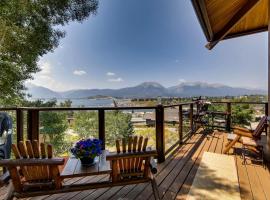 Zdjęcie hotelu: Epic Lake and Mountain Views from this private home! home