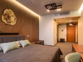 MOJO HALL Hotel, hotell Lutskis