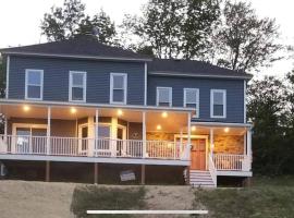 Photo de l’hôtel: Ride from this Mini Mansion to all the ATV Trails