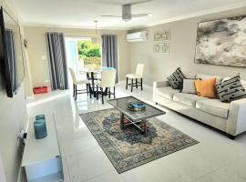 Modern Luxury 2-bedroom 2.5-bathroom townhouse, hotel v Negrilu