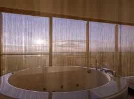 A picture of the hotel: Grand Supreme Jacuzzi Apartment