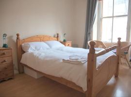 호텔 사진: Cosy n Comfy Flat in Historic Heart of Edinburgh