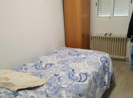 Zdjęcie hotelu: Habitación en Pozuelo de Alarcón