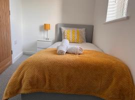 Hotel fotografie: Superb modern flat in Northampton, parking &EV