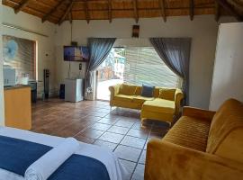 Hotel Photo: 28 at Van Den Bos International Guesthouse