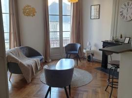 รูปภาพของโรงแรม: Elégant appartement au cœur du Vieux Tours