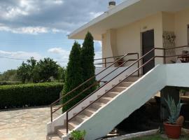 Foto di Hotel: Lefkandi Family House