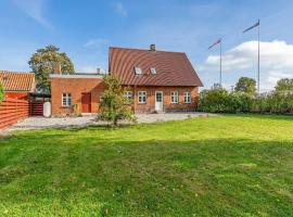 Hotel Photo: 3 Bedroom Nice Home In Kvrndrup