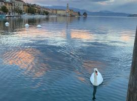 Fotos de Hotel: Wonderful apartment to enjoy your confort and relax in a magic surroundings of the Garda Lake