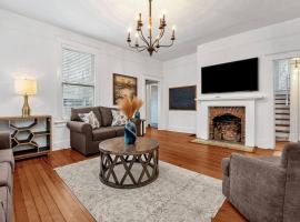 Хотел снимка: Exquisite two-story home located in Midtown