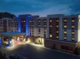Holiday Inn Express & Suites Newport News by IHG