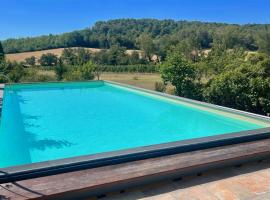 Hotelfotos: Exclusive pool - wondrous views - biological Gardens - pool house - 11 guests