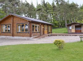 Hotel Foto: Ashknowe Log Cabin - S4590