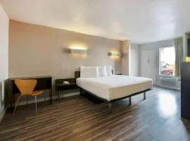 Studio 6-San Antonio, TX - Airport