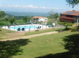 Camping le Montbartoux, hotel v destinaci Vollore-Ville