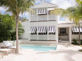 A picture of the hotel: Conch Shell Harbour Island home