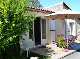 Hotel Photo: Gîte Torsac, 3 pièces, 4 personnes - FR-1-653-82