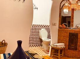 Auberge Tissadrine, hotel in Akhendachou nʼAït Ouffi