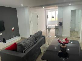 Foto di Hotel: Moderno apartamento en Elche