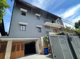 A picture of the hotel: 9 Residence Guesthouse Syariah Cilandak