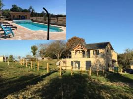 Hotel kuvat: Country house with swimming pool Le Moulinas