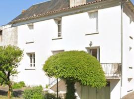 Hotel kuvat: Spacious 3-Bed House in Chateau Garnier